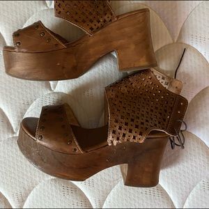 Bedstu Mollie Platform Clog, Size 8.5